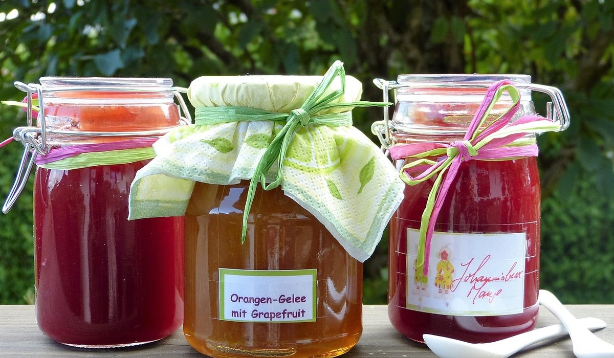 Making Herbal Teas from Garden Plants